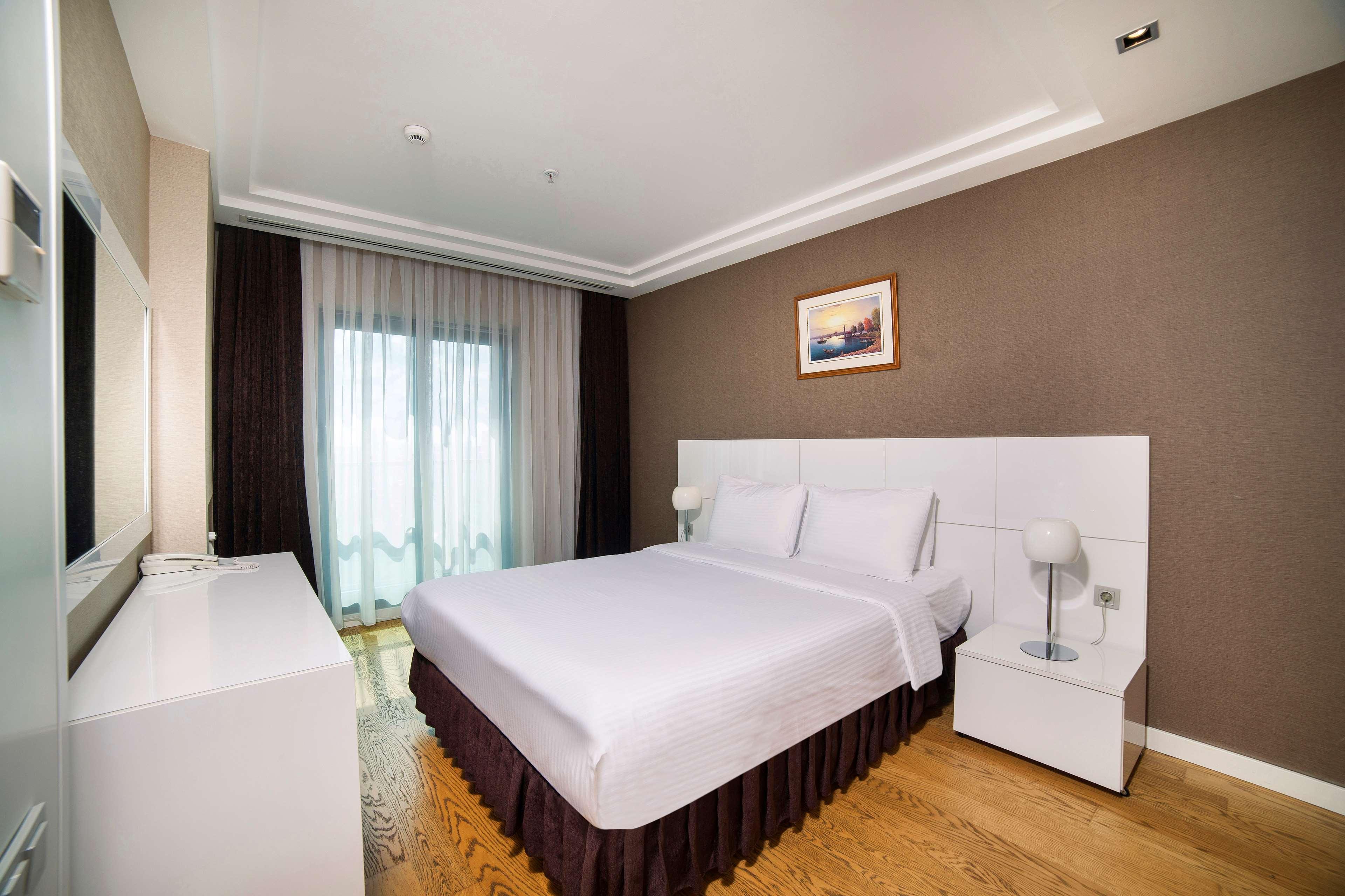 เรดิสัน เรสซิเดนซ์ อรุปา ทีอีเอ็ม อิสตันบูล Hotel ภายนอก รูปภาพ