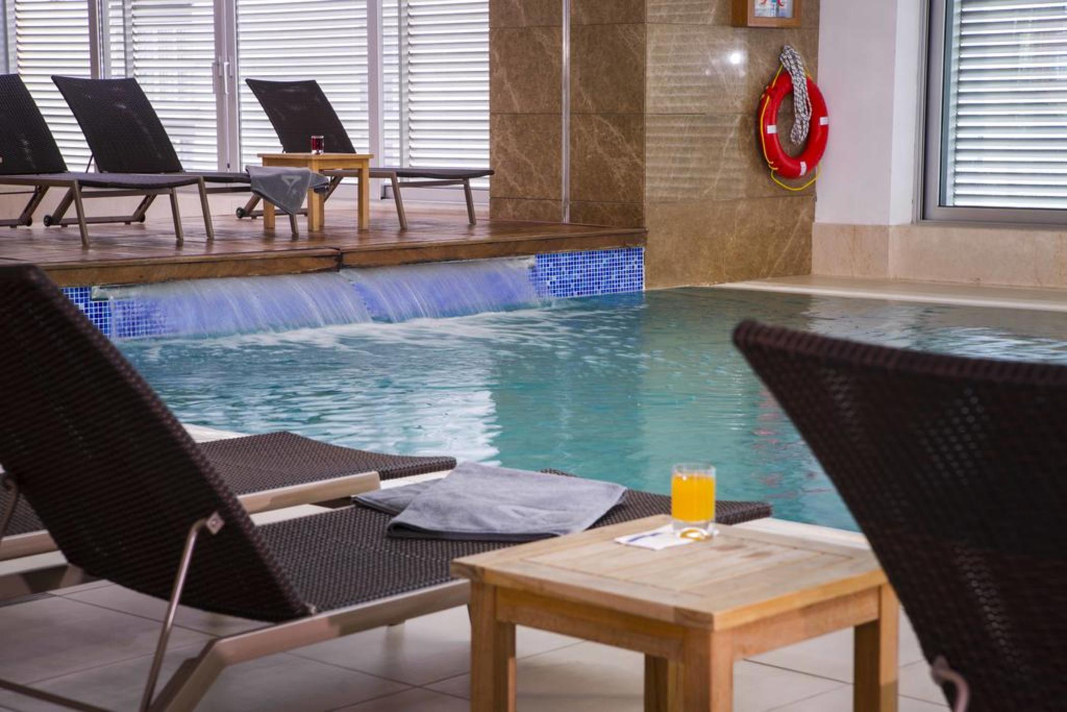 เรดิสัน เรสซิเดนซ์ อรุปา ทีอีเอ็ม อิสตันบูล Hotel ภายนอก รูปภาพ