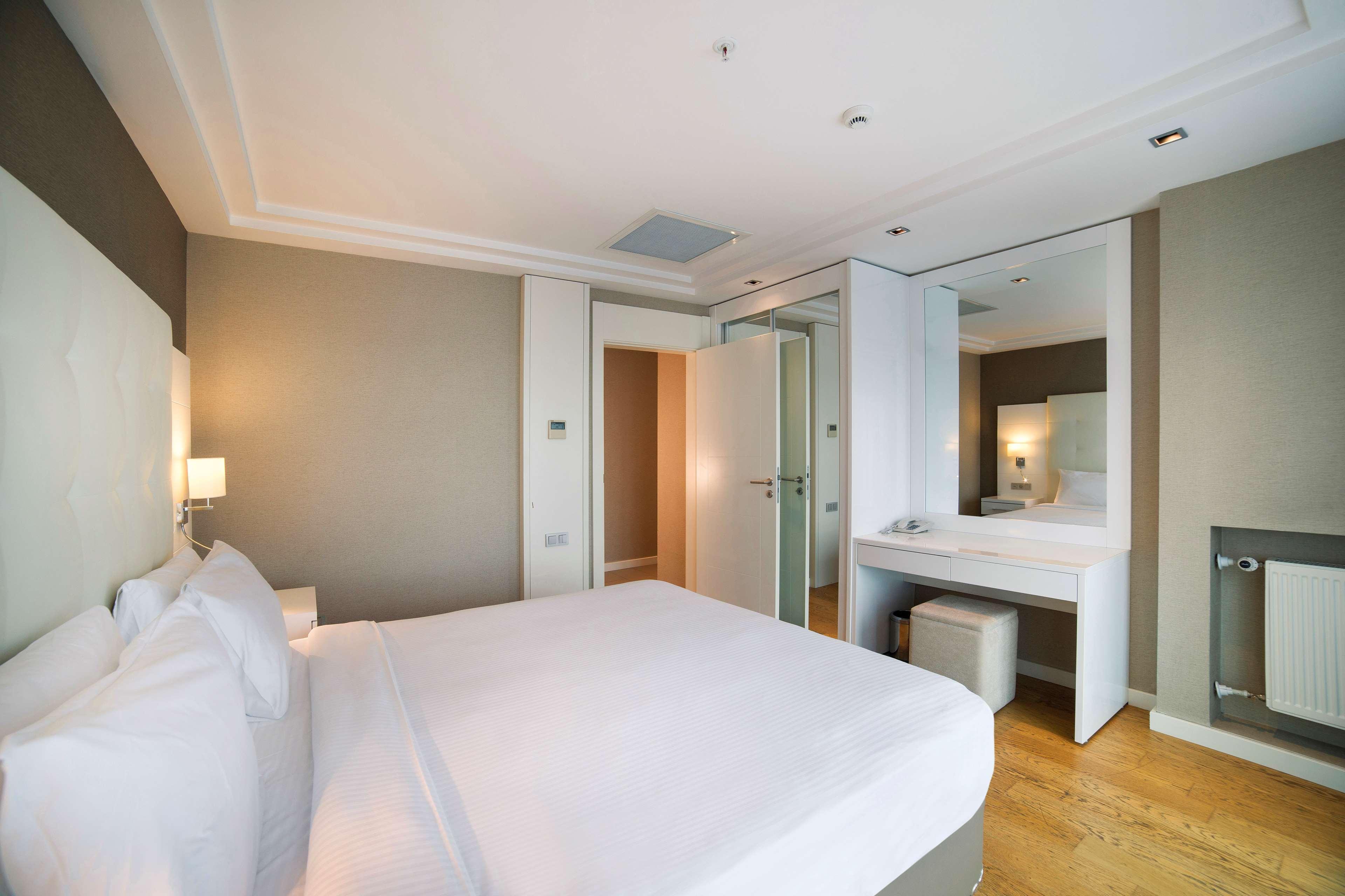 เรดิสัน เรสซิเดนซ์ อรุปา ทีอีเอ็ม อิสตันบูล Hotel ภายนอก รูปภาพ